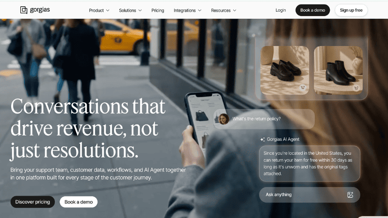 Gorgias AI shopping assistant answering a return policy question on the Gorgias homepage